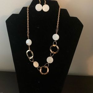 White and gold necklace set